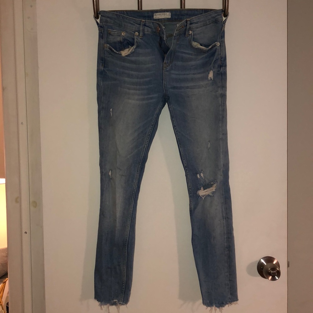 Light wash Distressed Zara Jeans